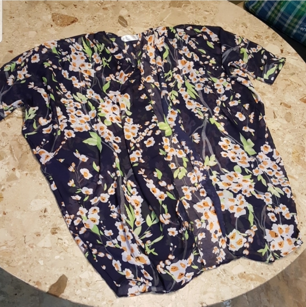 Sign Here Clothing Size Large cardigan